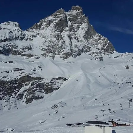 Bilocale Cervinia Cielo Alto Sulle Piste ブレウイル・チェルヴィナイア